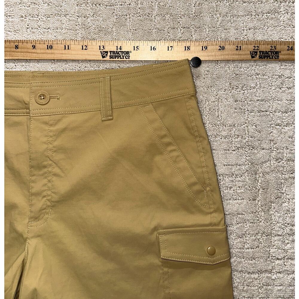 Eddie Bauer Cargo Pocket Shorts Womens 14 Beige Nylon Stretch Hiking Travel - Picture 6 of 8